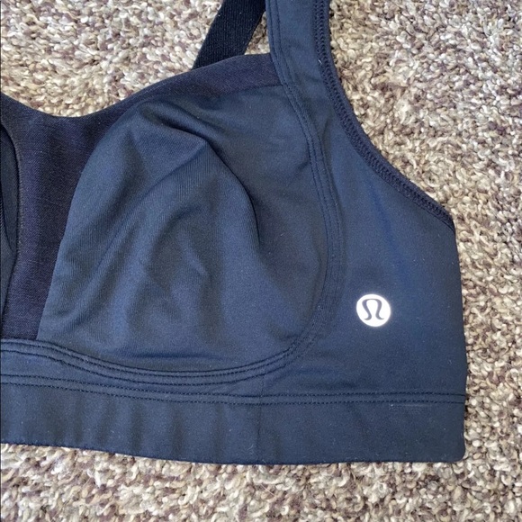 Womens Lululemon Sports Bra Size 34C Black Colored - Picture 2 of 5